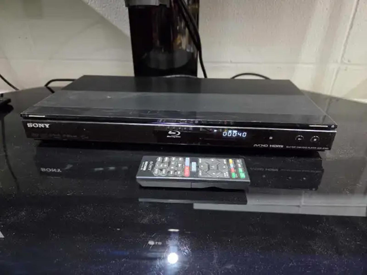 Sony BDP-S390 Blu-Ray Player + Remote