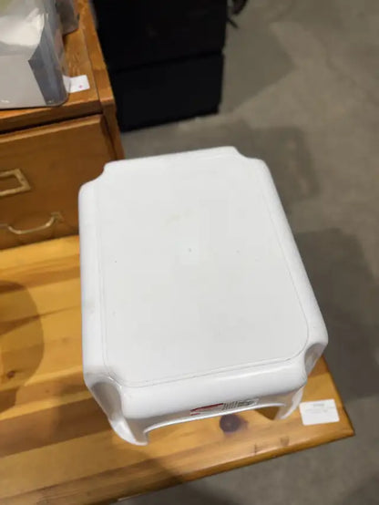 Rubbermaid Step Stool