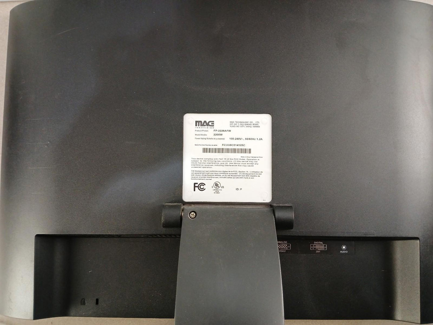 MAG Innovision 2200W 22" Widescreen LCD Monitor – VGA/DVI – Good Condition