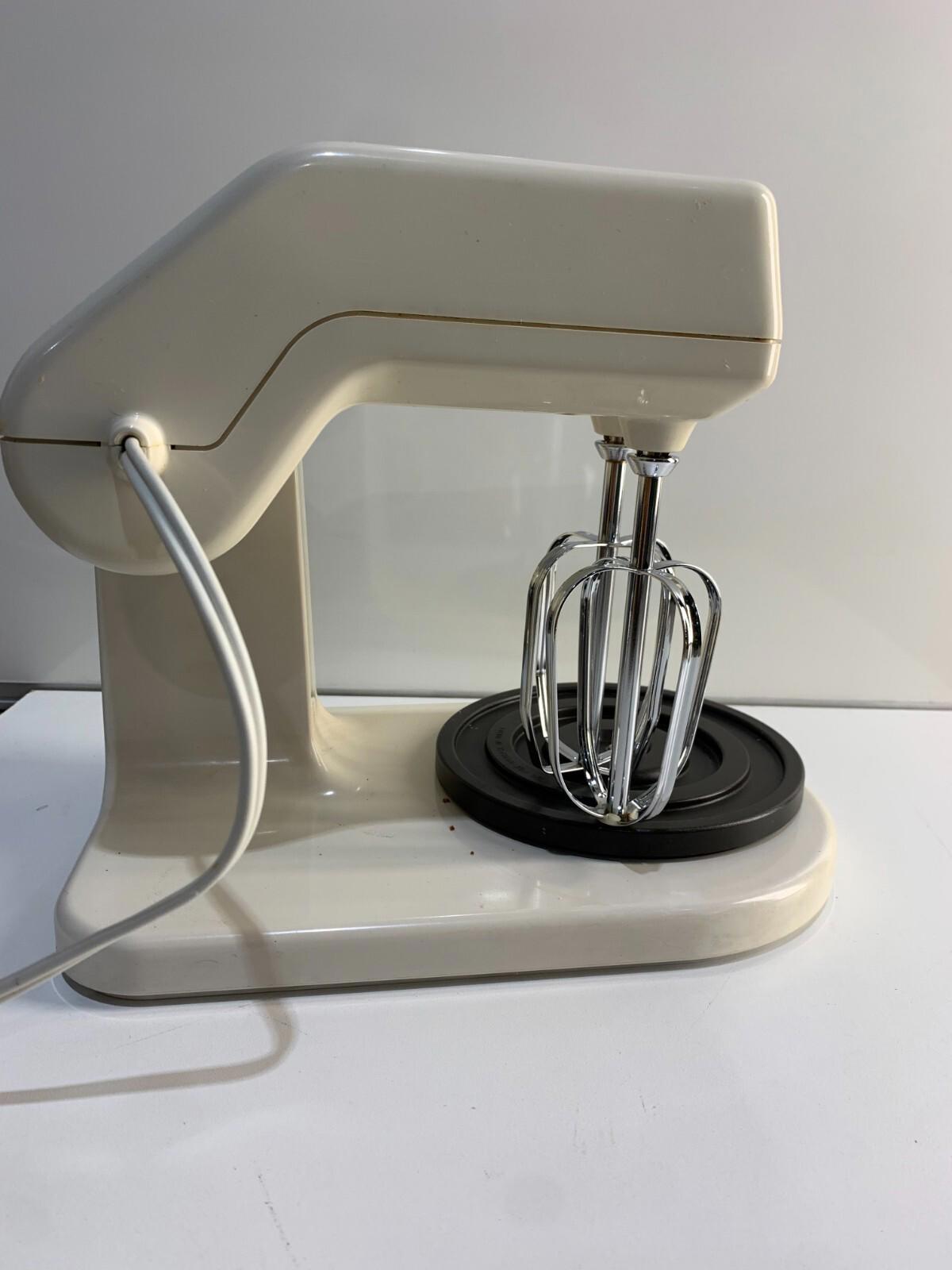 Sunbeam Mixmaster Stand Mixer MODEL- XRAGE 108, 12 Speed, Tested