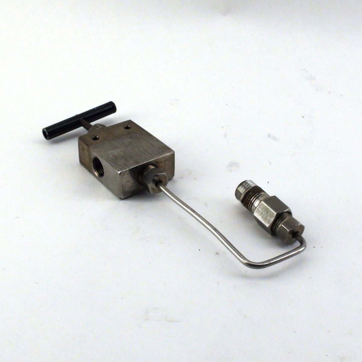 HiP 15-12AF2-REG Taper Seal Valve Fitting With Connector - 15 000 PSI - Used