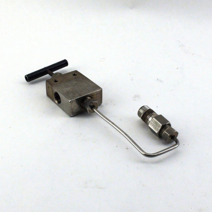 HiP 15-12AF2-REG Taper Seal Valve Fitting With Connector - 15 000 PSI - Used