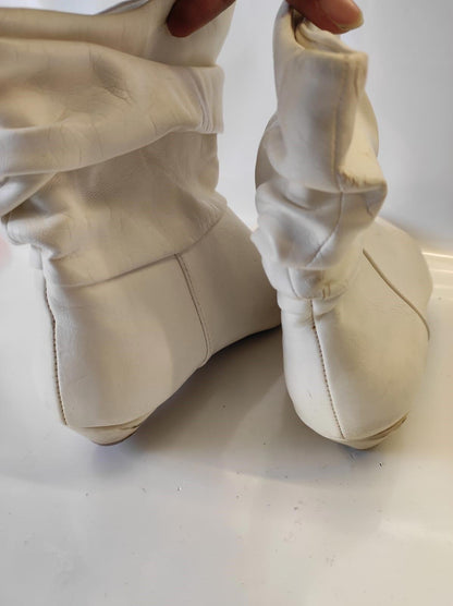 Le Chateau Women's Heeled Boots White- Size 8M