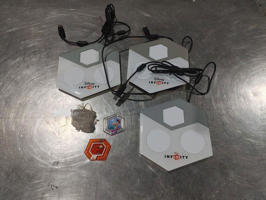 Good Condition Lot of 3 Disney Infinity Bases for Xbox 360 & 3 Characters