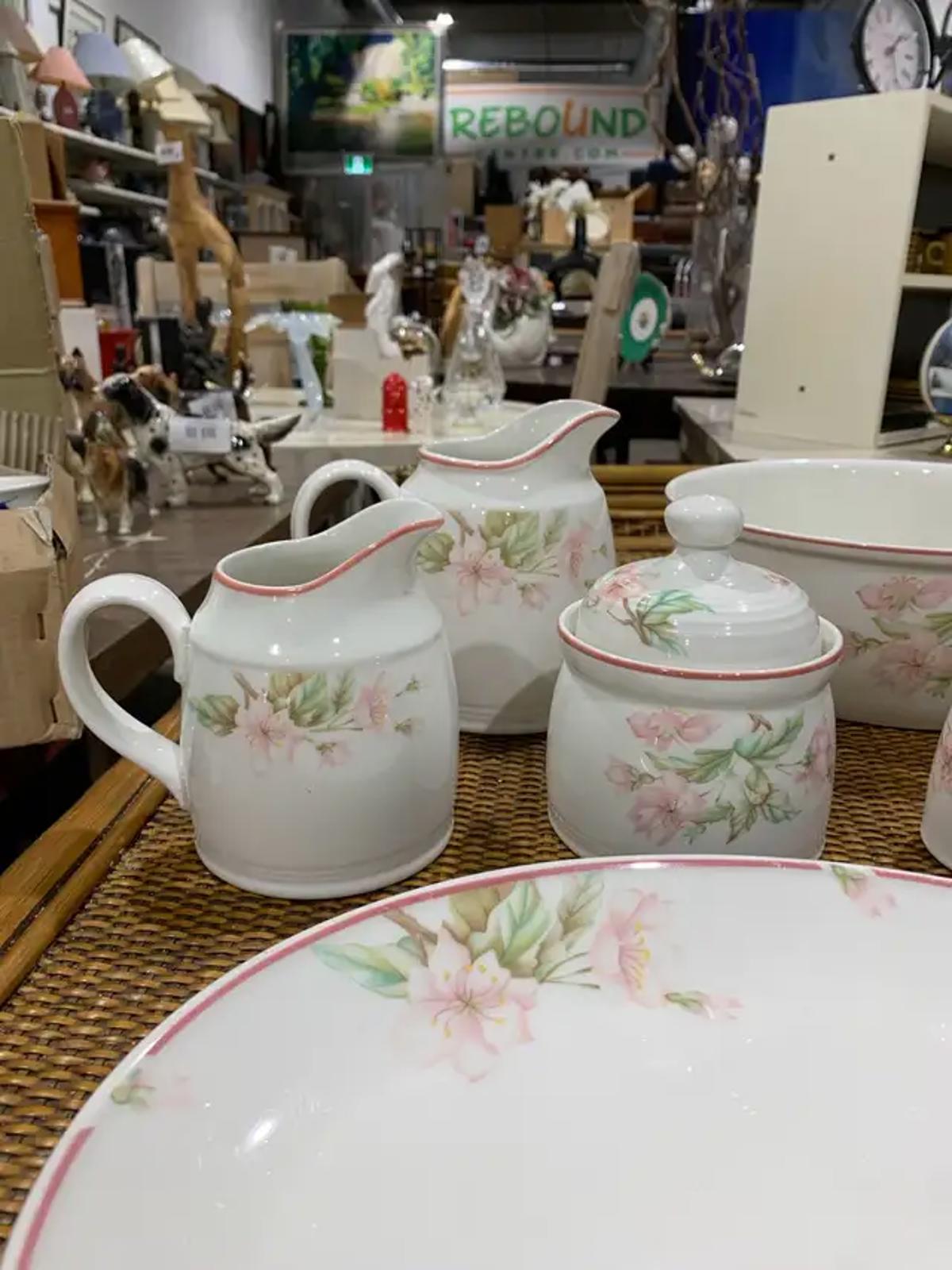 Royal Daulton Fresh Flowers Ceramic Set