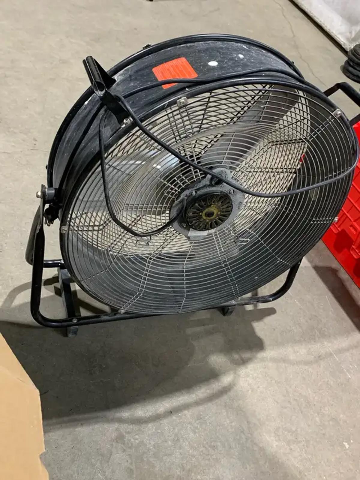 Utilitech Floor Pro Fan