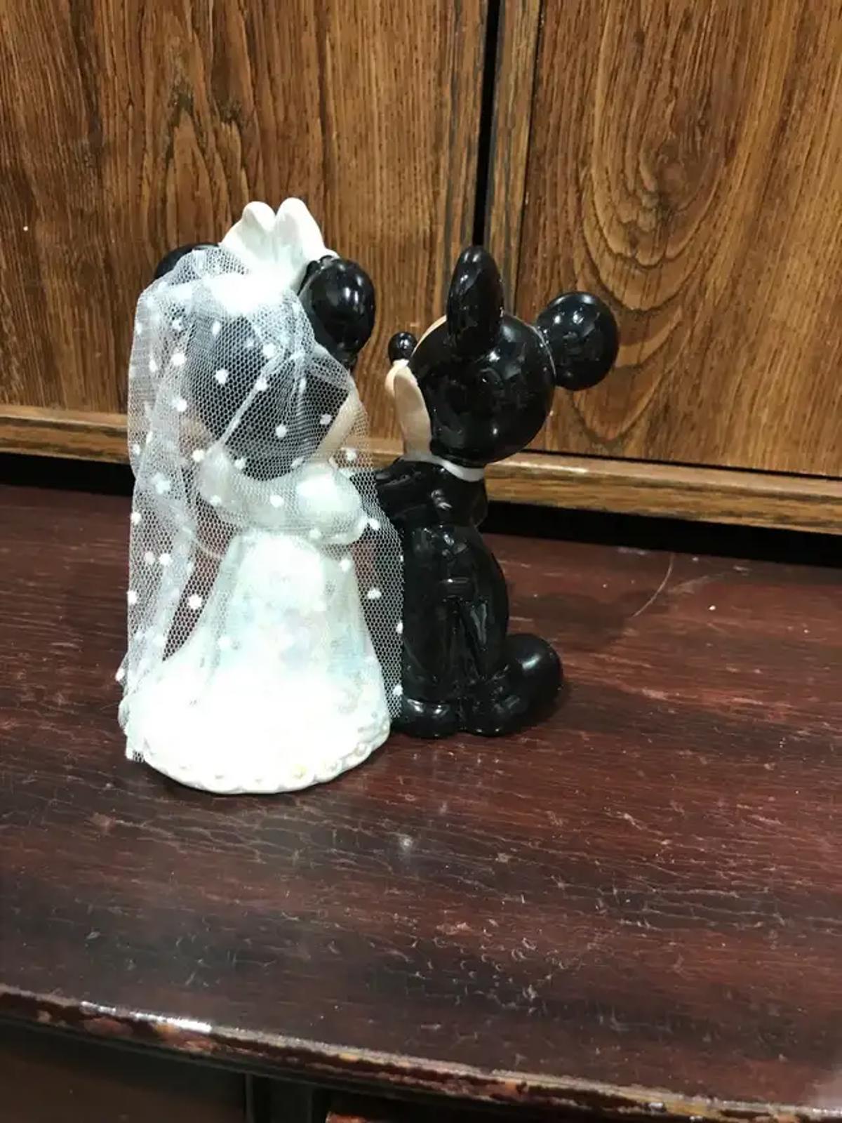 Disney Mickey and Minnie Figurine