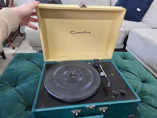 Vintage Crosley Record Turntable Suitcase