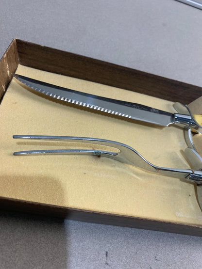 The connoisseur choice Two Piece GLO-HILL Carving Set