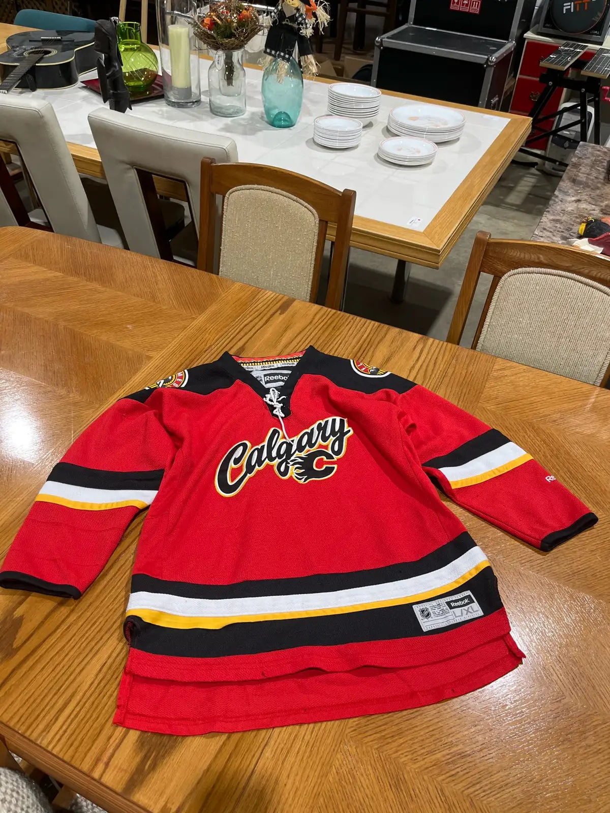 Calgary Flames Hockey Jersey Youth Size L/XL CCM Red NHL Flaws R