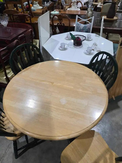 Round Extendable Dining Table With 4 Chairs