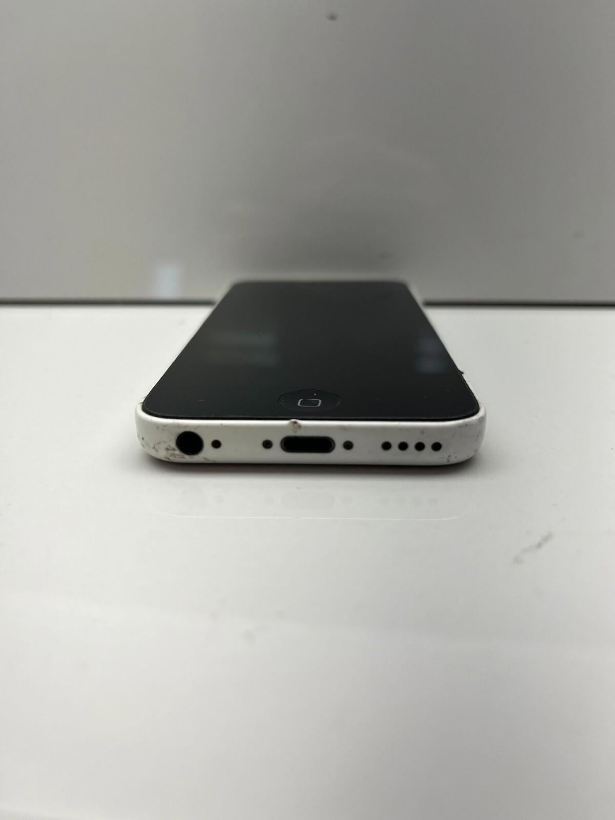 iPhone 5c White No Power FOR PARTS