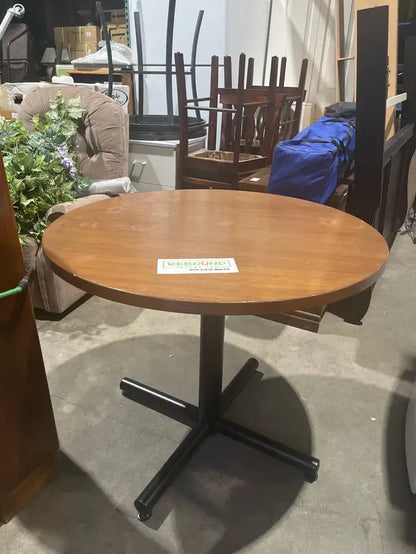 Round dining Table