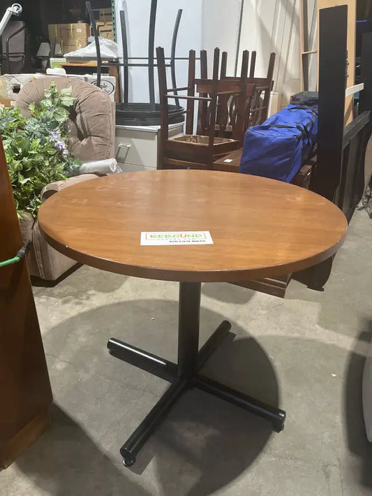 Round dining Table