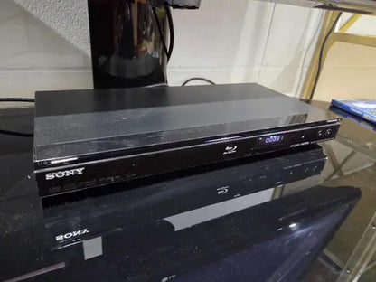 Sony BDP-S390 Blu-Ray Player + Remote