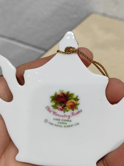 Old Country Roses 1998 Royal Albert Fine China Vintage Tea Pot Ornament Vintage