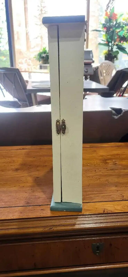 Wooden Apple Design Wall Key Cabinet