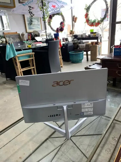 Acer Aspire 24” windows 10 Home intel Monitor