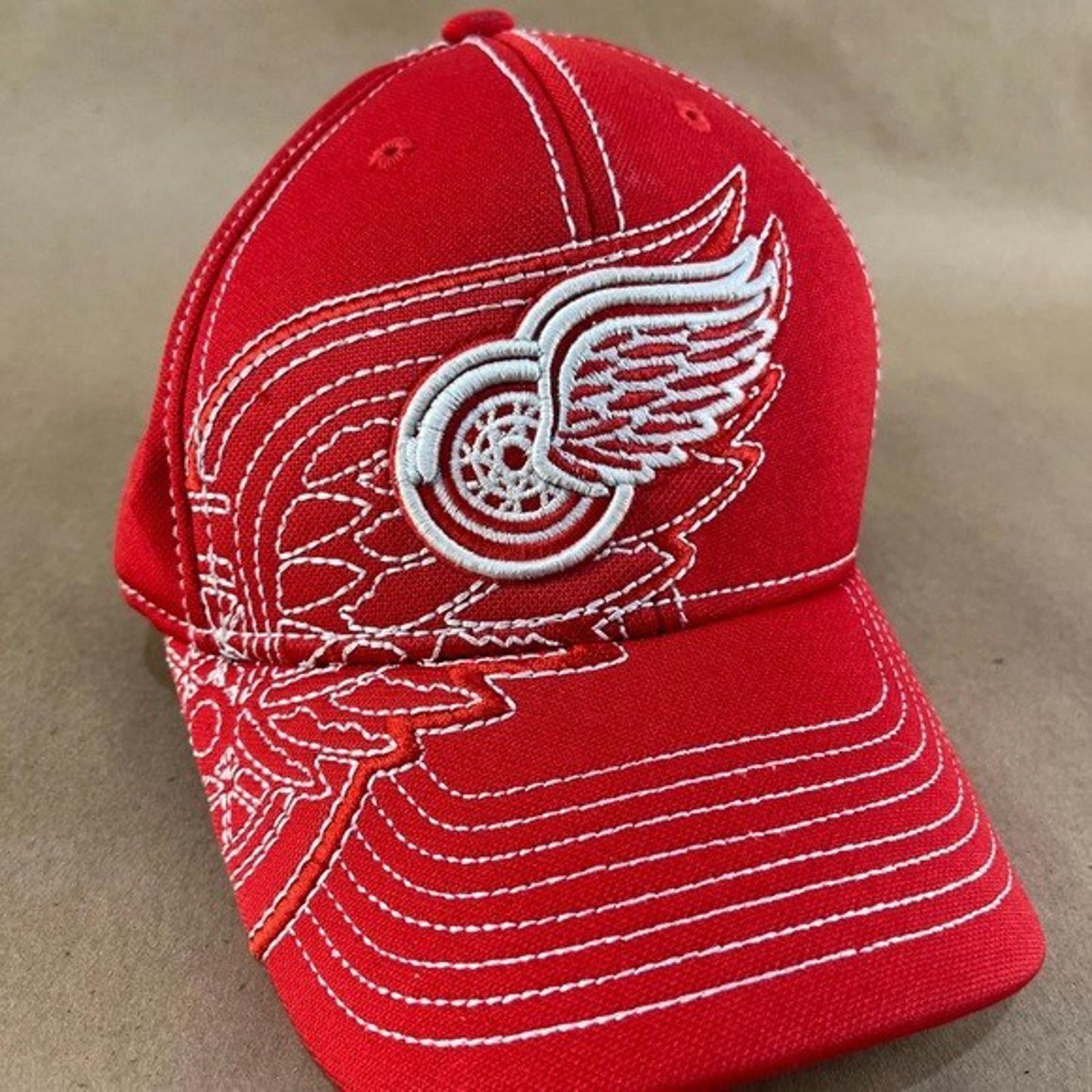 Vintage Men’s Detroit Red Wings Reebok NHL Cap (Size S/M)
