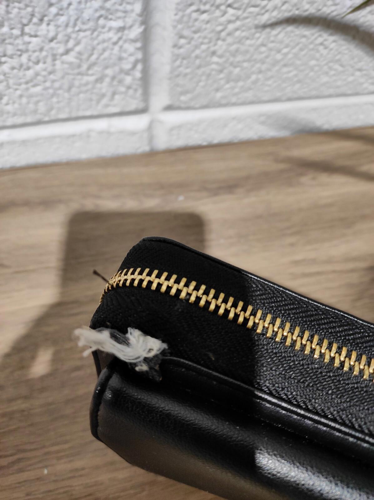Portefeuille pour femme NUOKO avec protection RFID et fermeture zippée sur tout le pourtour