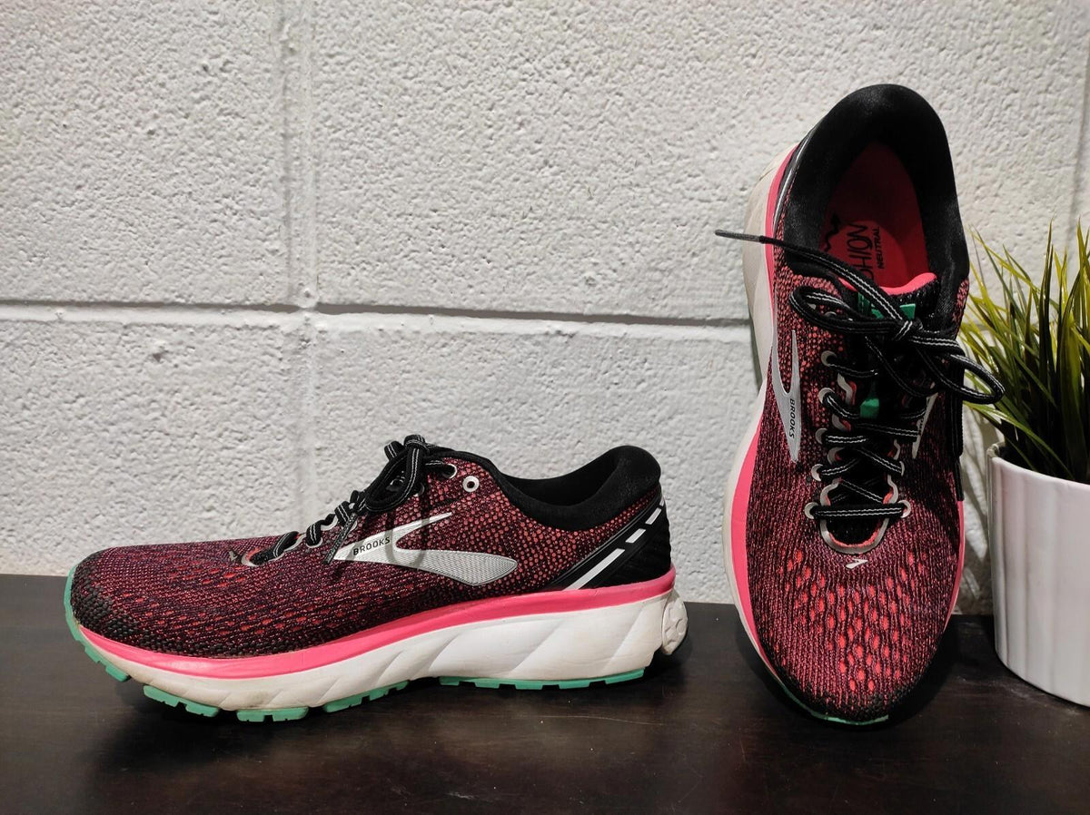 Chaussures de course Brooks Ghost 11 DNA rose et noir pour femme, pointure 8,5 M (B)
