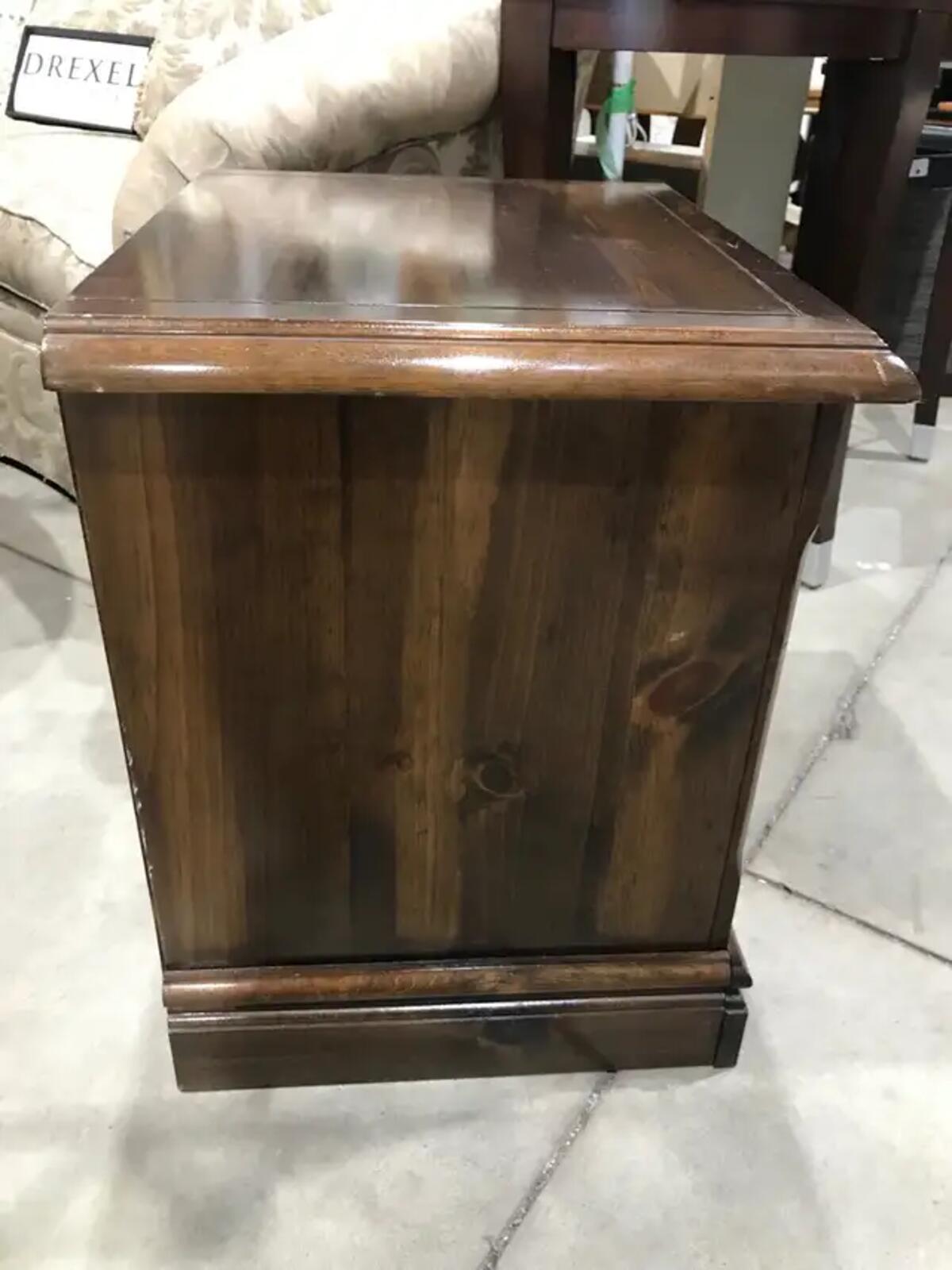2-Drawer Wooden Nightstand with Brass Hardware 23’ x 22’ x 18’