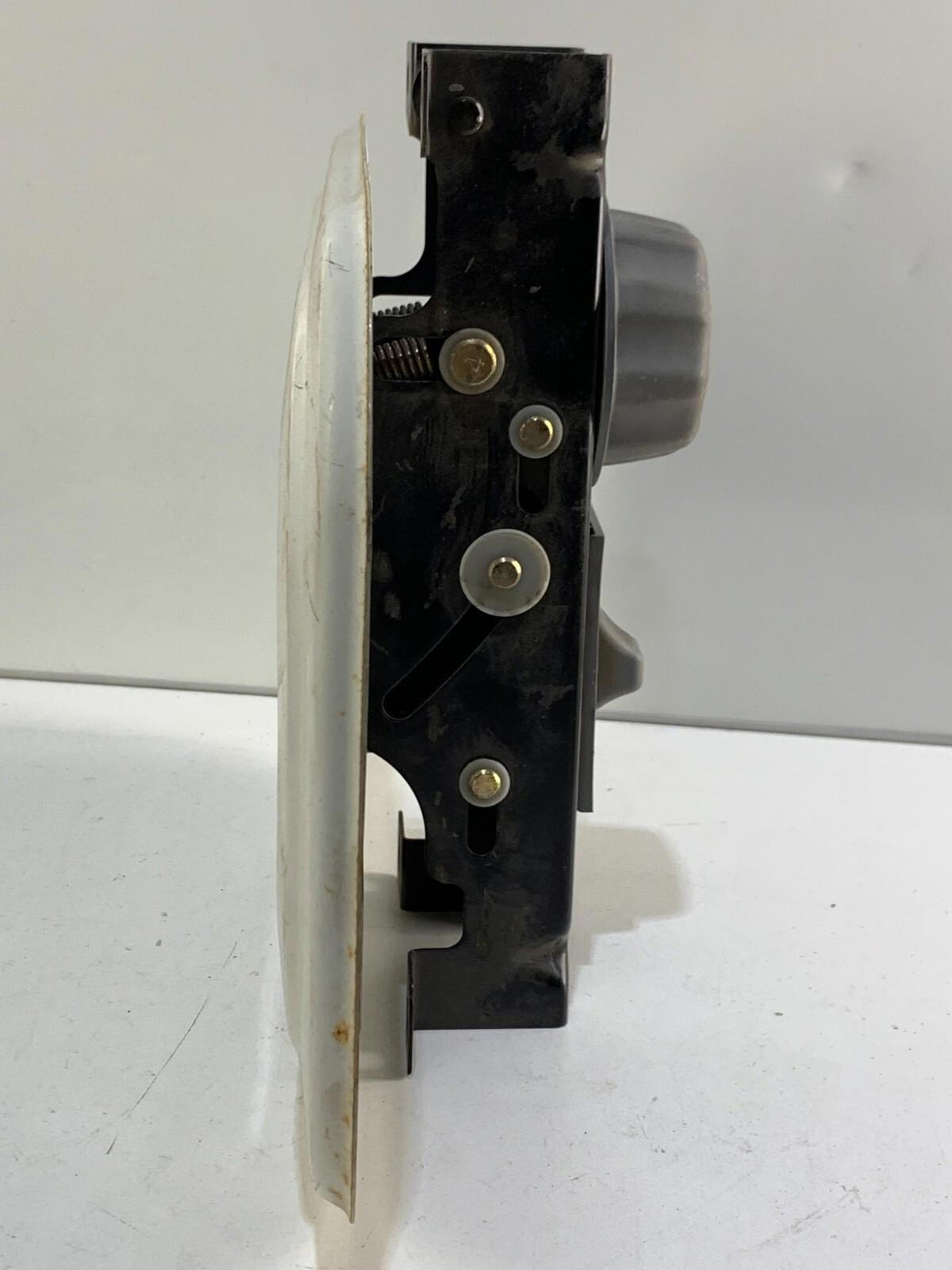 Isuzu NPR Cab Interior Part INTERIOR ROOF VENT Tilt Sunroof