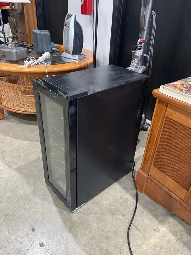 Slim Wine Cellar