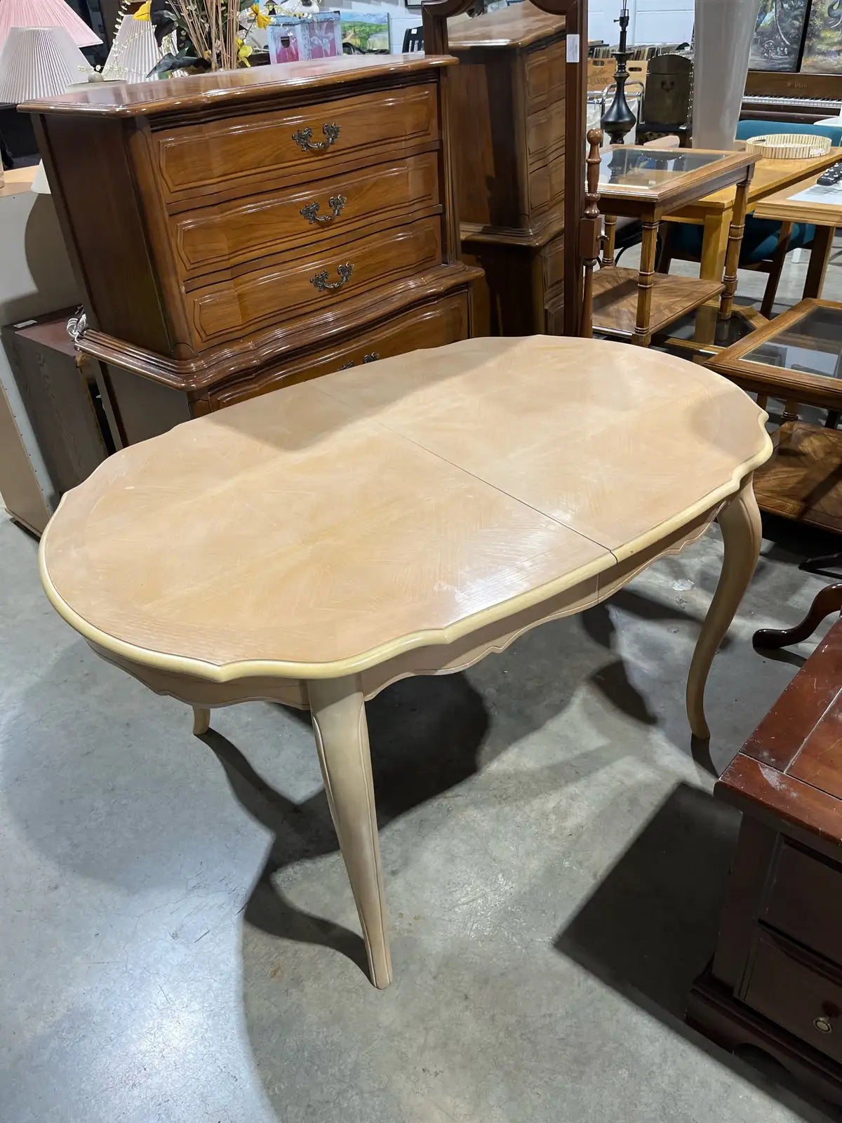 Oval dining Table