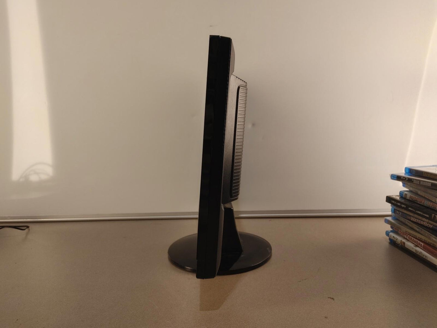 GOOD CONDITION AOC 917Sw 20 inch 16:10 LCD Monitor Black VGA Only