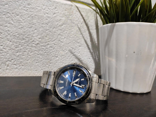 Lorus Women's Analogue Watch with Date, Stainless Steel Band & Blue Dial