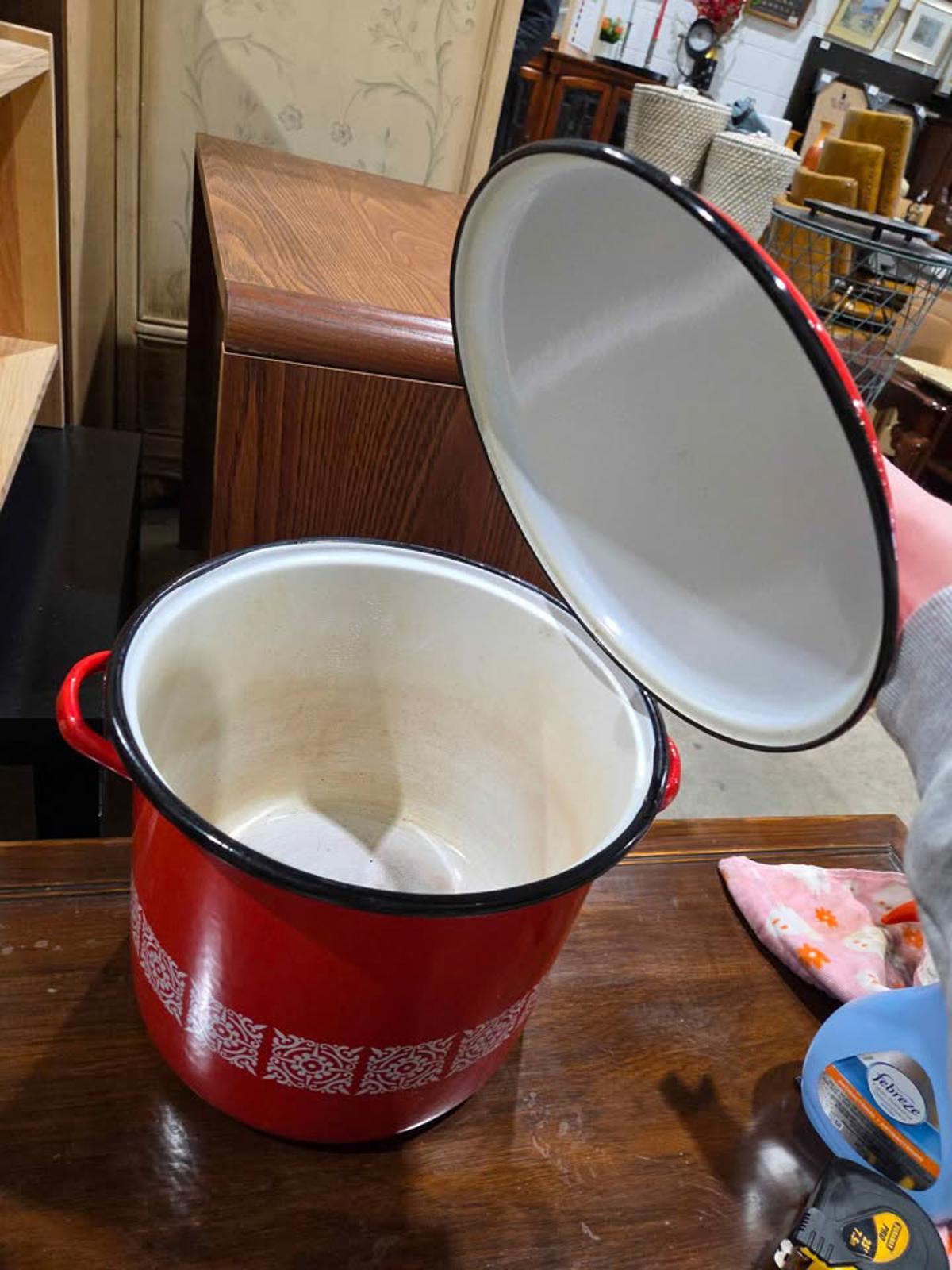 Red Enamel Stock Pot with Lid