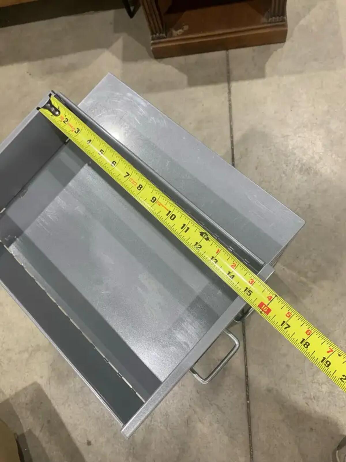 Metal Filing Cabinet with 6 Drawers