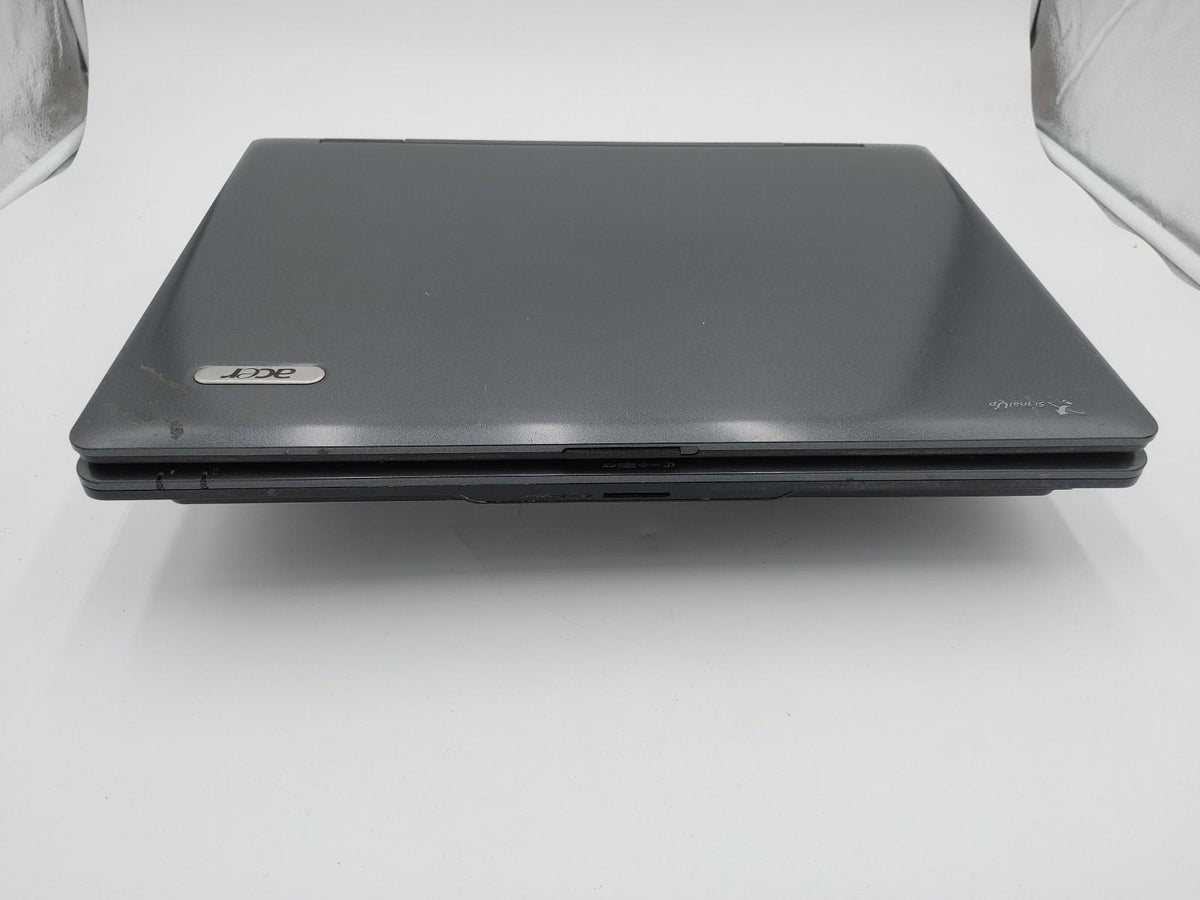 Ordinateur portable Acer Extensa 7630 17 pouces C2D 2,2 GHz 2 Go de RAM 250 Go HDD SANS SYSTÈME D’EXPLOITATION Testé et fonctionnel