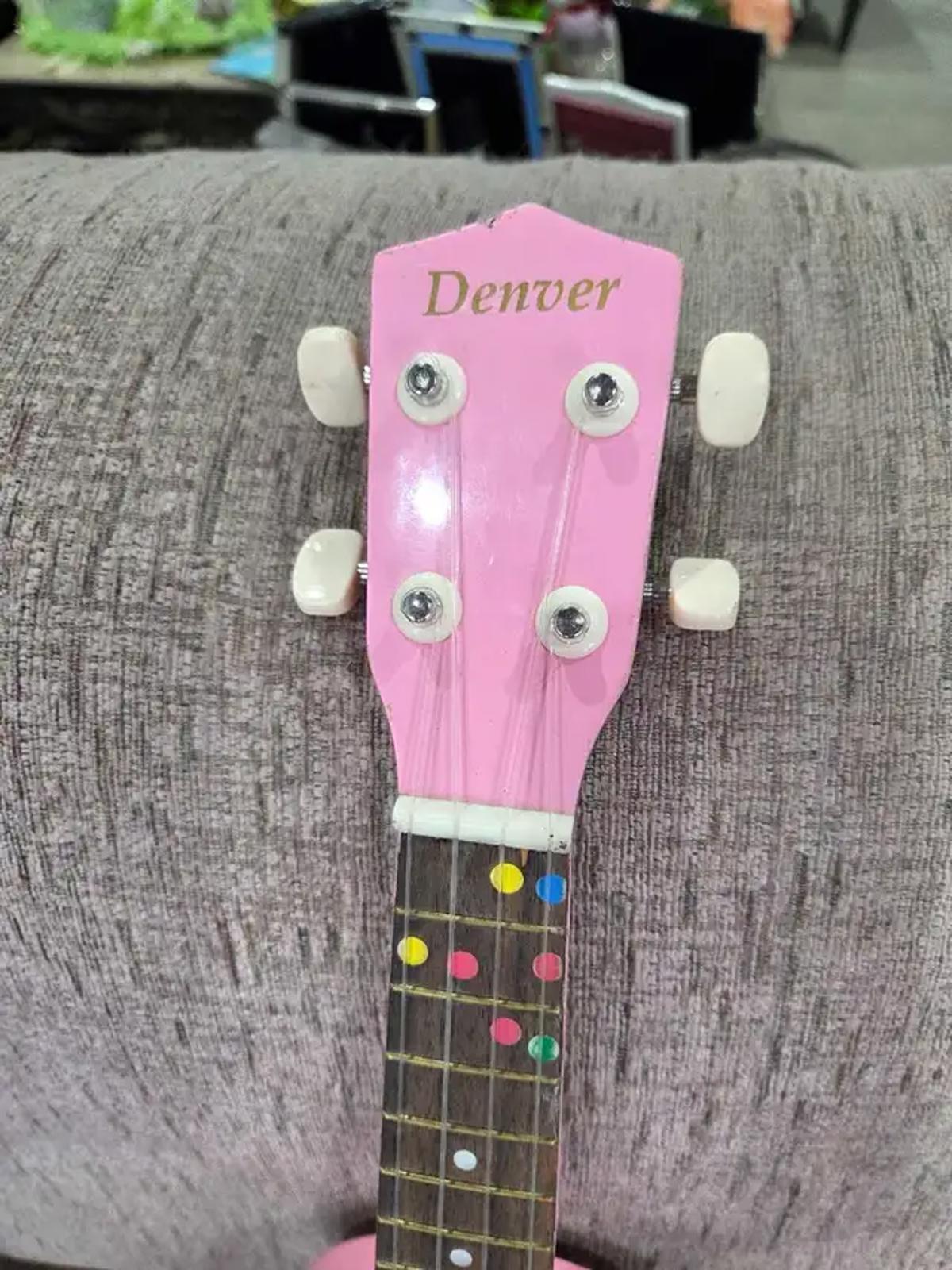 Denver Duke Pink Ukulele