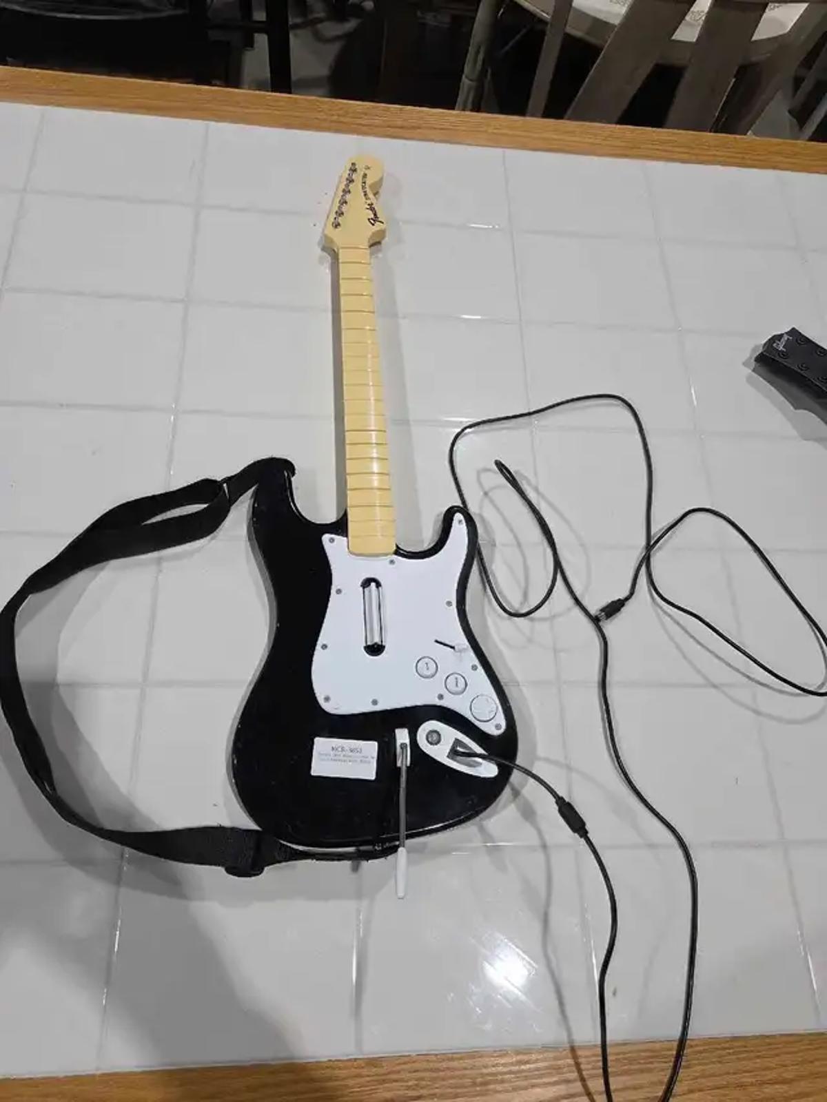 Fender Rock Band Wired Guitar - Xbox 360