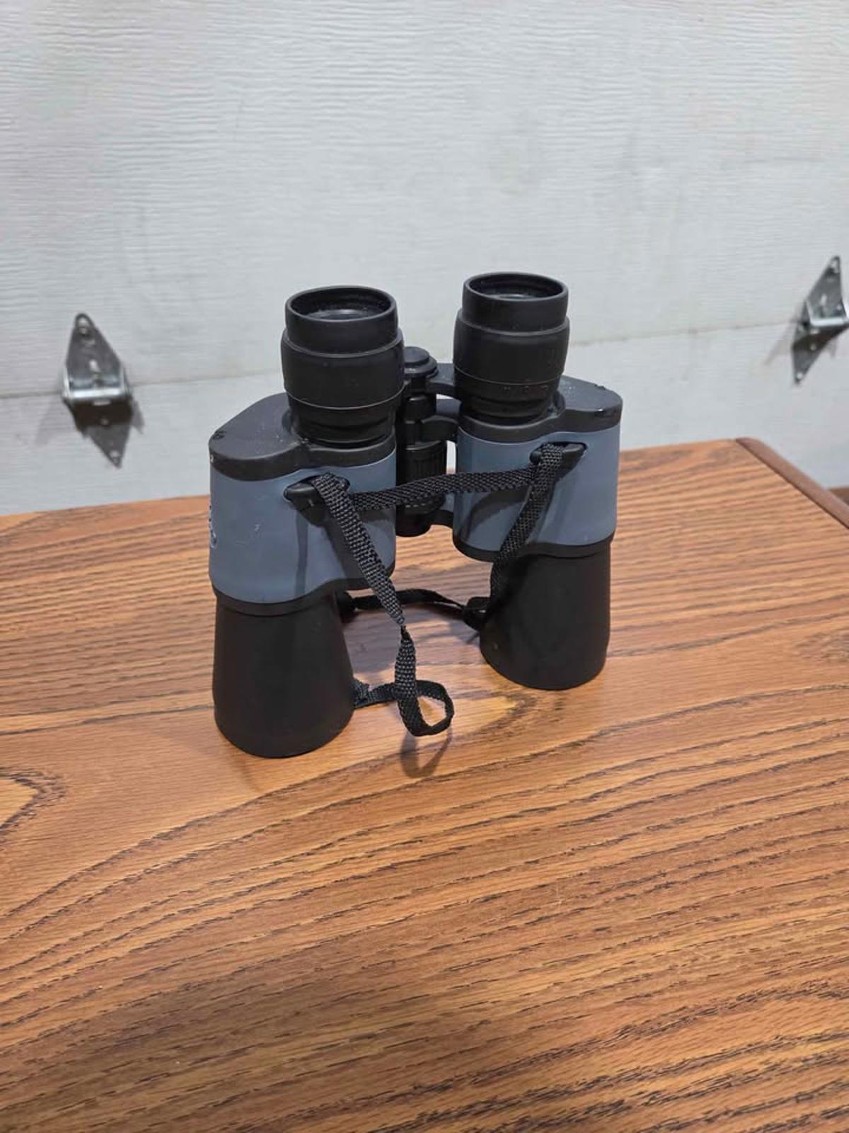 Vivitar 8x50 Binoculars with Case
