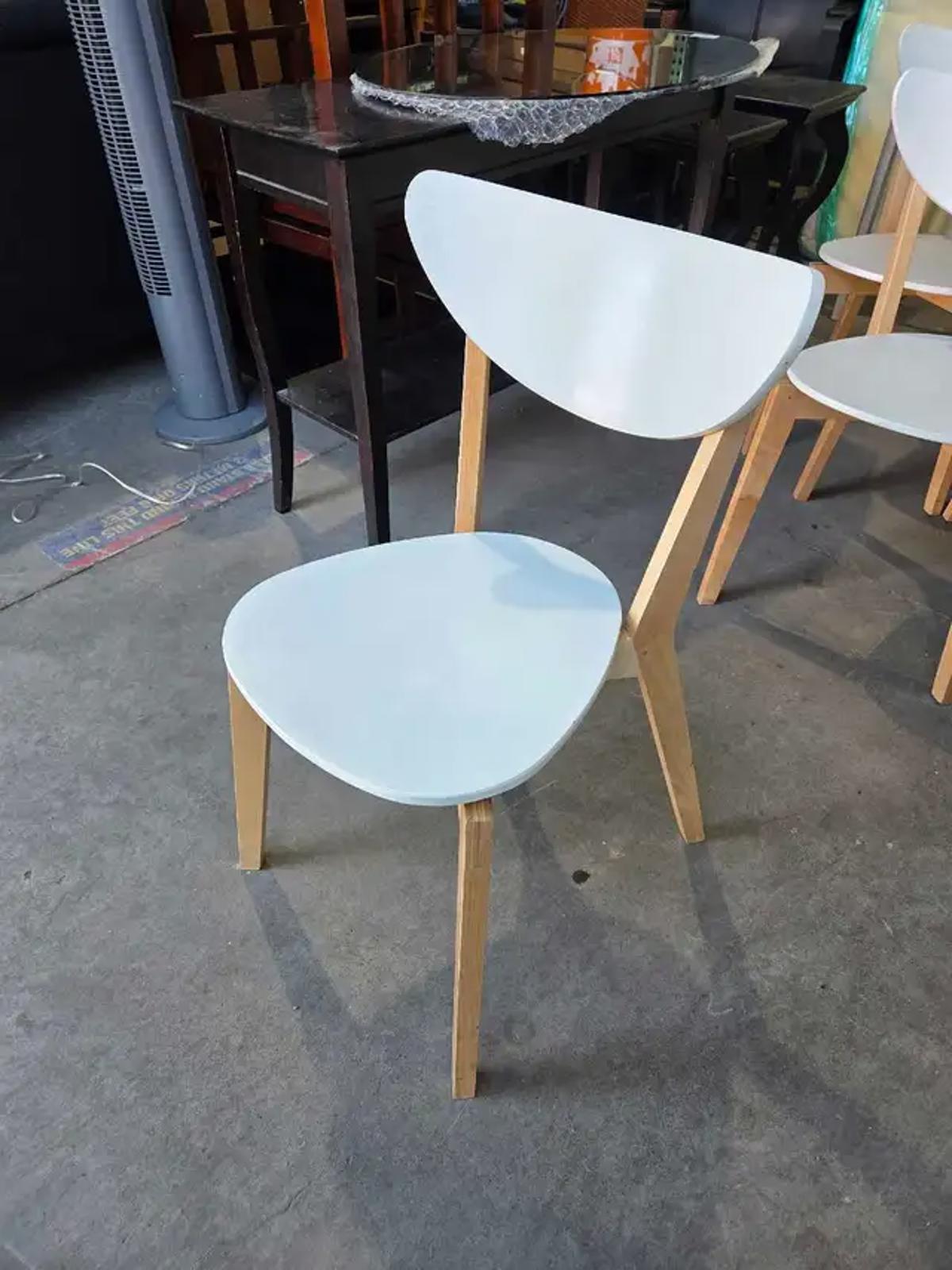 IKEA NORDMYRA Stackable Dining Chairs (5)