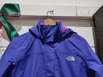 The North Face Women's S Resolve Waterproof Jacket Purple Hooded Insulated