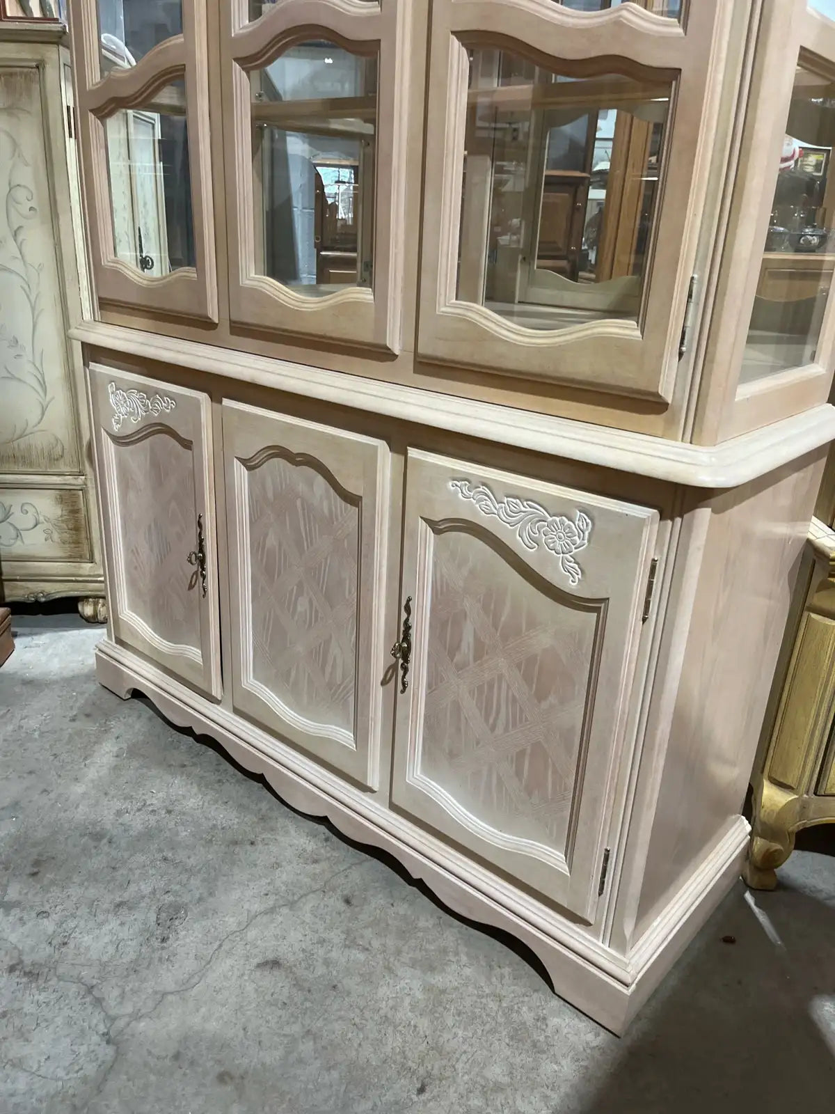 Vintage display China Cabinet