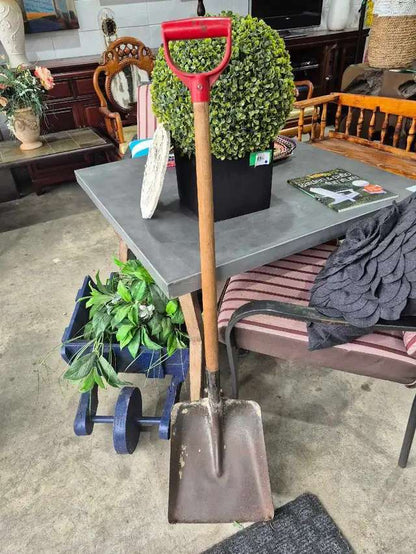 D-Handle Garden Shovel