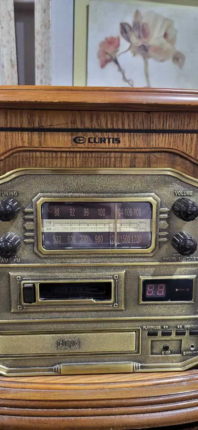 Curtis RCD820 Vintage Style Music Center - Fully Functional
