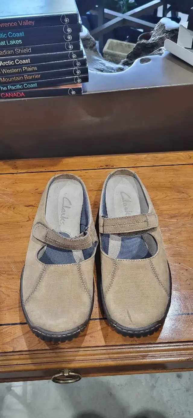Clarks Women's Mules Size 7M
