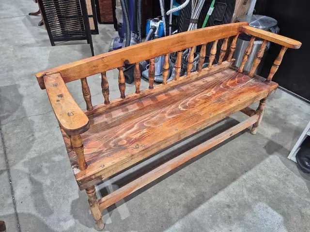 Solid Wood Spindle Bench