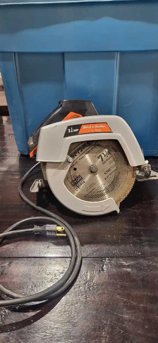 Black & Decker 7 1/4" Circular Saw