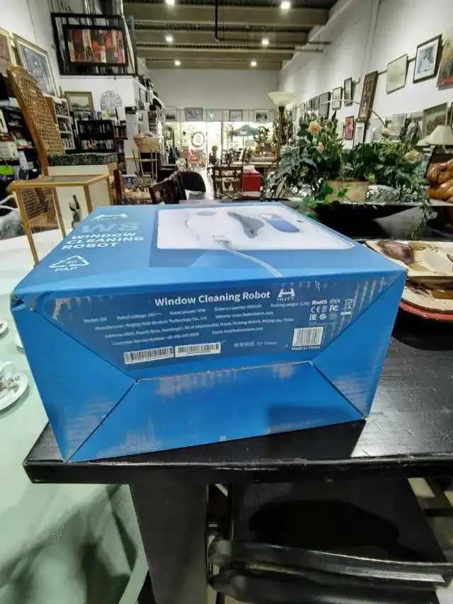 HUTT W8 Window Cleaning Robot - New in Sealed Box