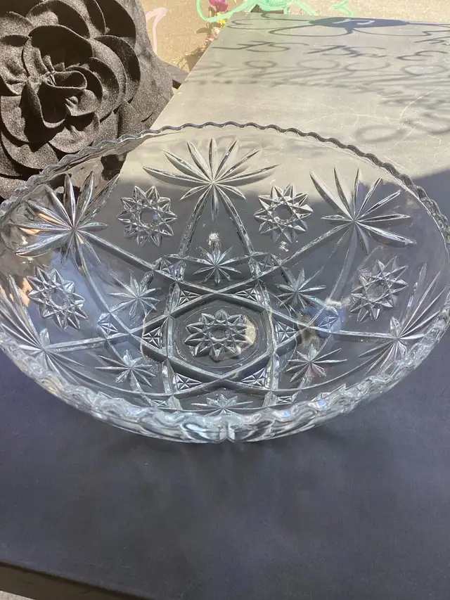Clear Crystal Starburst Pattern Serving Bowls - 2 available