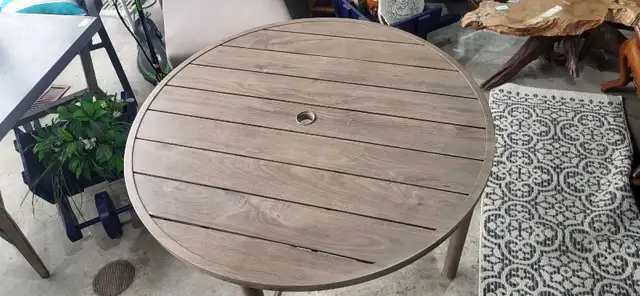 Steel Frame Round Slat Outdoor Patio Table Woodgrain