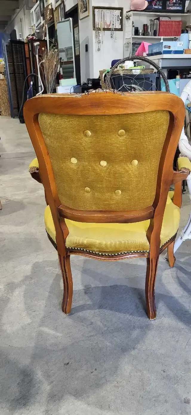 Vintage Mustard Tufted Accent Chair