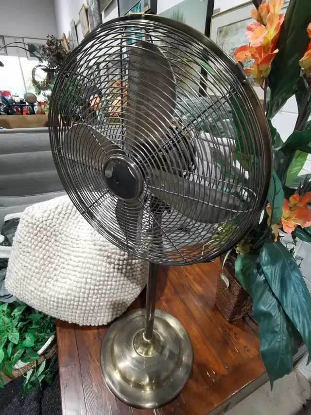 Vintage Style Metal Floor Fan - tested